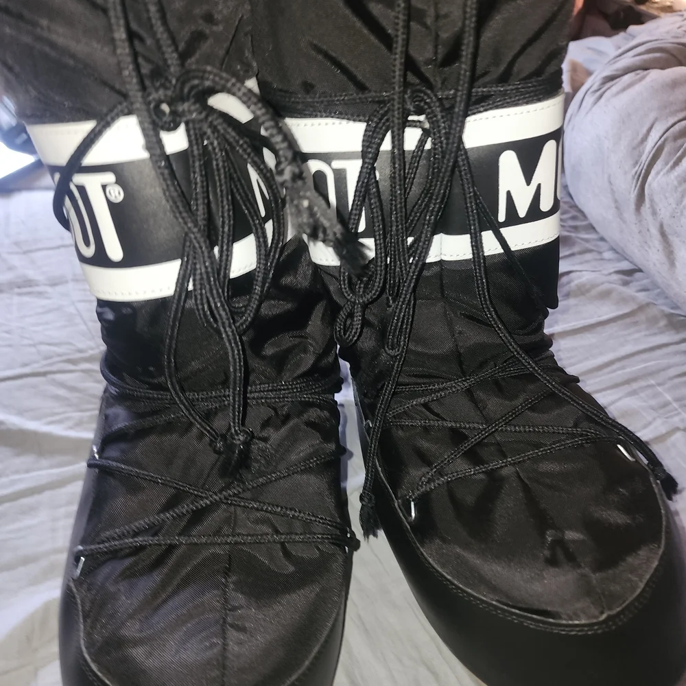 Moon Boot Black Snow Boots